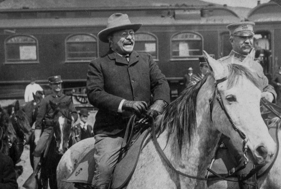theodore_roosevelt_at_yellowstone_np_loc_photo_crop.jpg