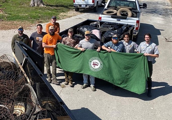 TX BHA Cleans Up Grapevine Lake