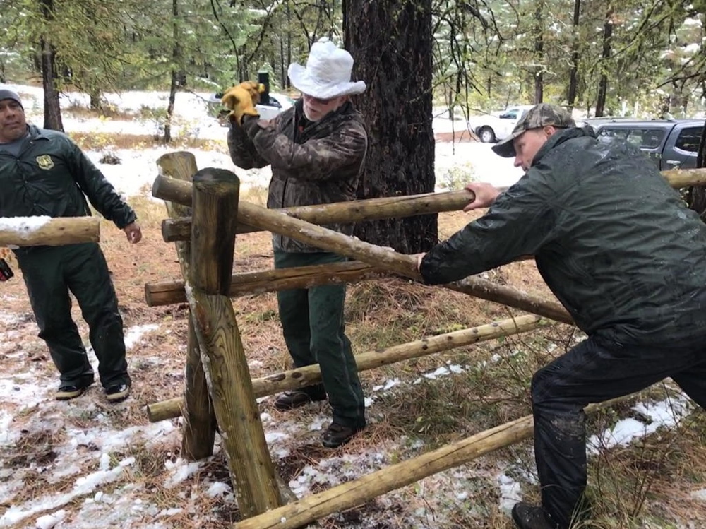 Idaho BHA members build fences and install signs near Council to prevent illegal motorized use