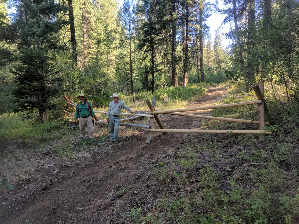 Idaho BHA volunteers place new signs remind motorized users to ride legally on public lands