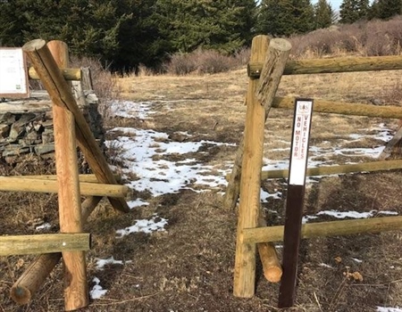 Idaho BHA volunteers brave cold to build a barrier to prevent illegal motorized activity on public lands