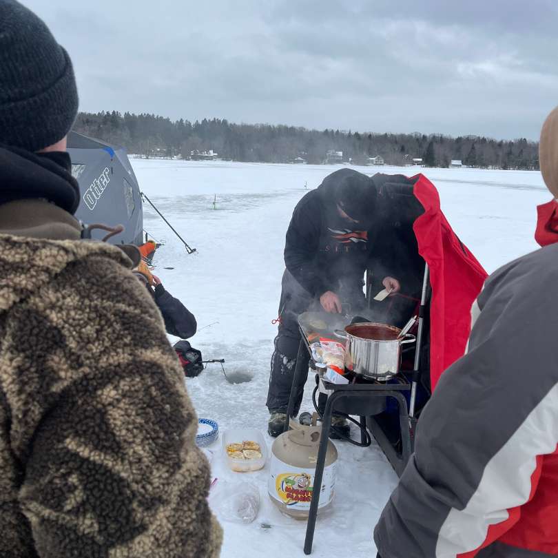 icefishing3.jpg